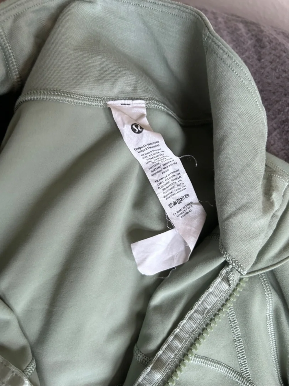 Lululemon Define Jacket Nulu & WUNDER TRAIN leggings
